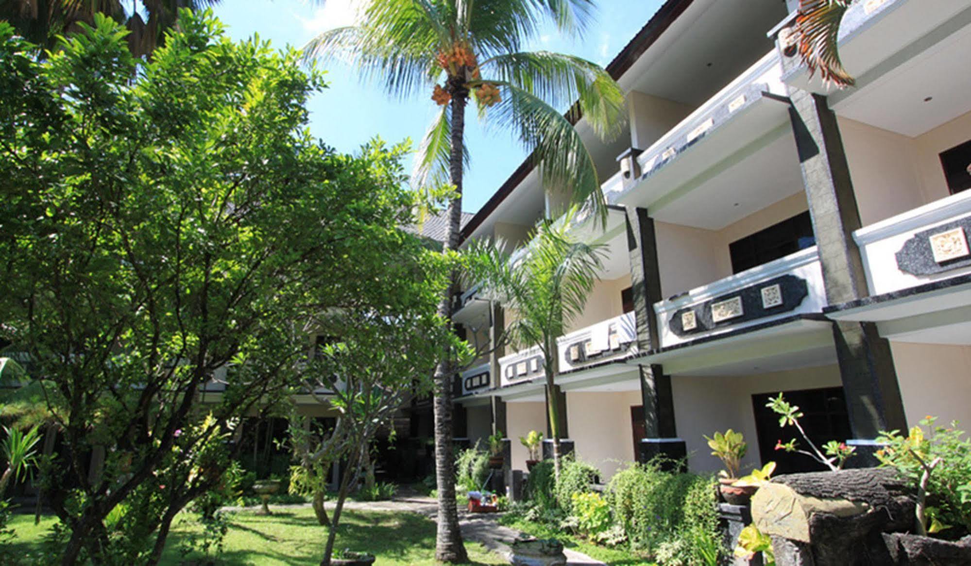 Bakung Beach Resort Kuta  Exterior photo