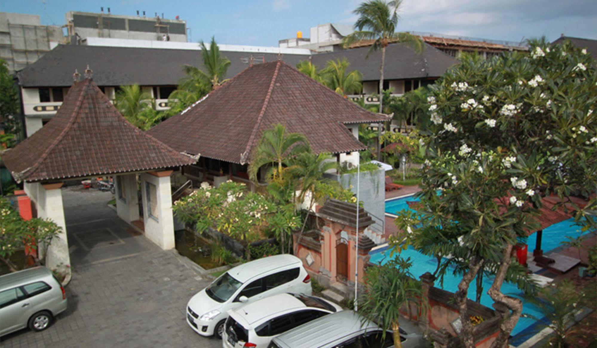 Bakung Beach Resort Kuta  Exterior photo